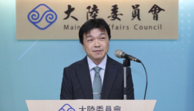 世界已在巨變的前夜，台灣繼續扮民主腐儒