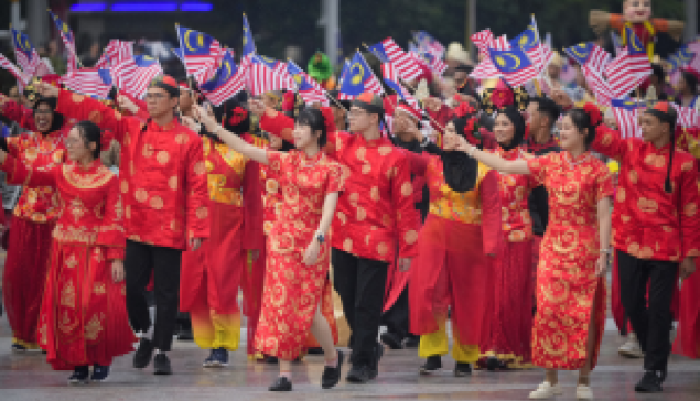 南洋華裔從落葉歸根到落地生根
